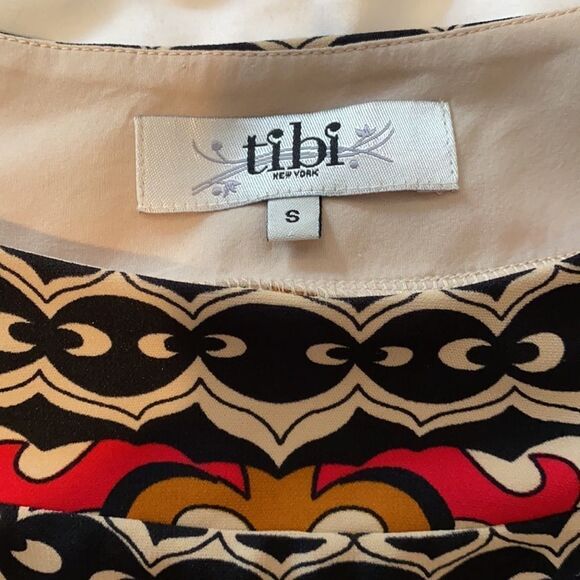 Sheath dress tan with “Versace” style pattern. - Picture 3 of 4